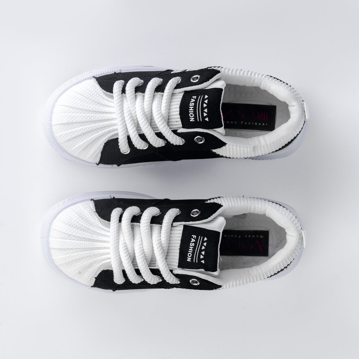 A23 Flat Sneaker