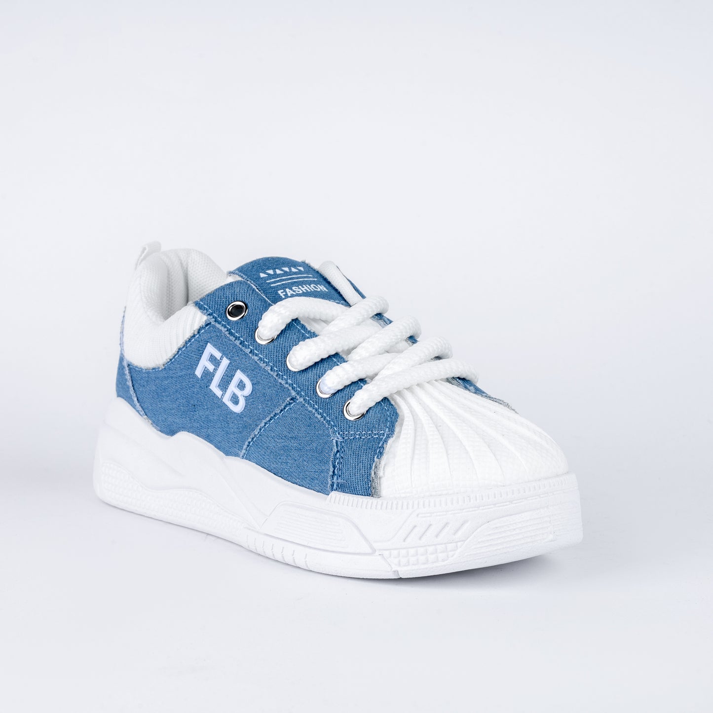 A23 Flat Sneaker