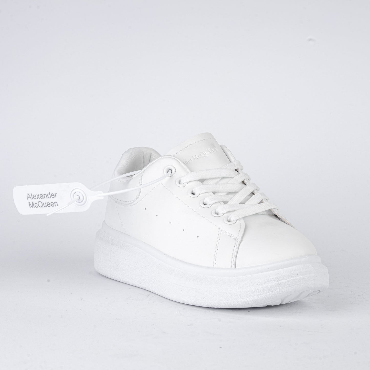 L123 Flat Sneaker