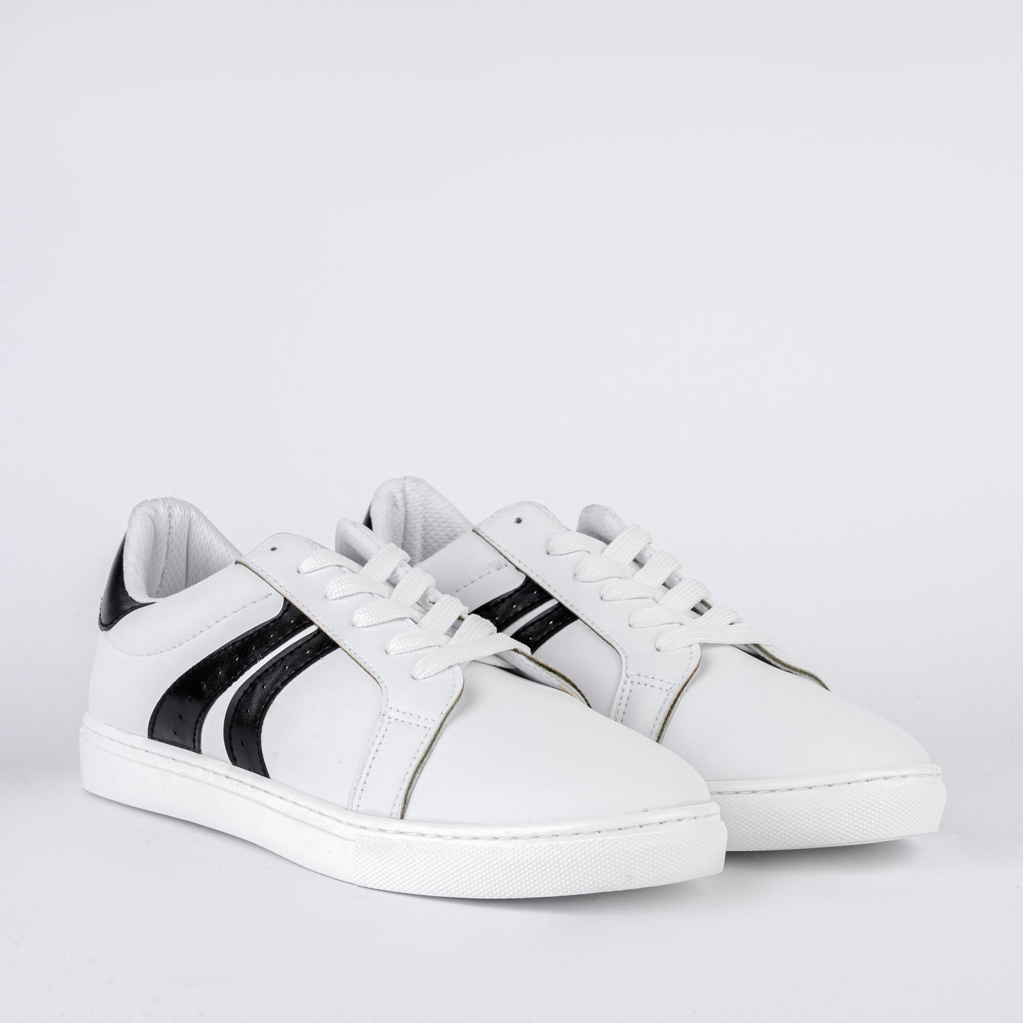 BK1 Flat Sneaker